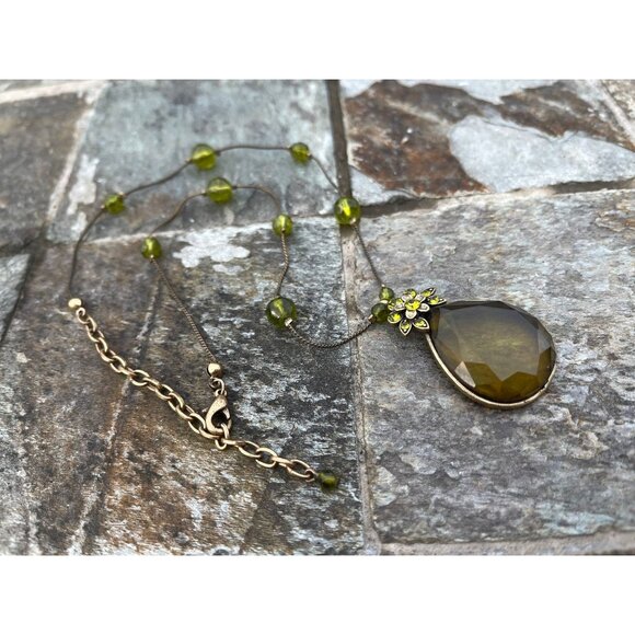Vtg Green Tear Drop Pendant Necklace With Green Rhinestones Embellishment Beads - Picture 3 of 5